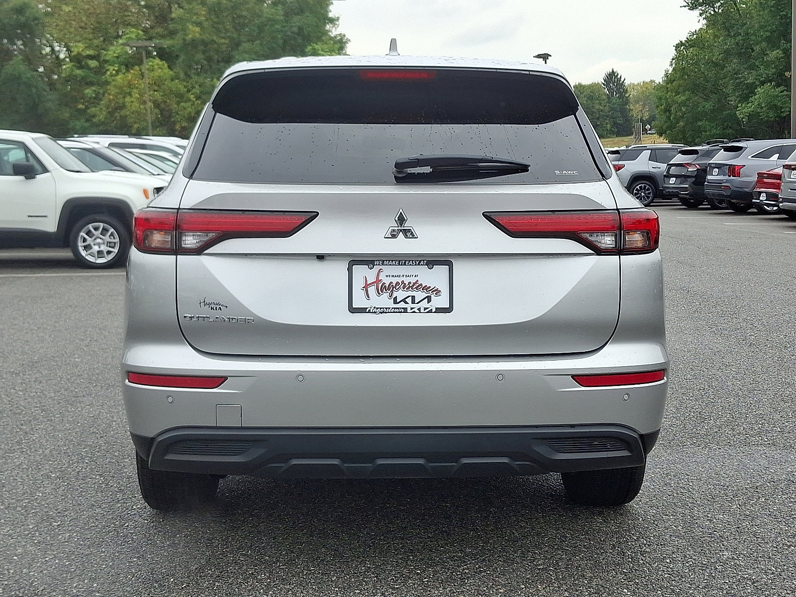 Used 2024 Mitsubishi Outlander ES image 5