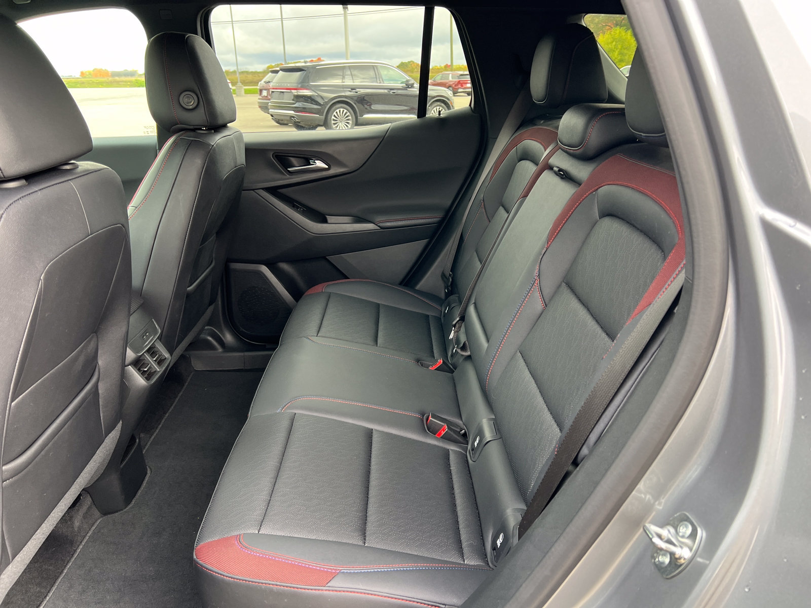 Used 2025 Chevrolet Equinox RS w/ Safety and Technology Package AWD/4WD image 5