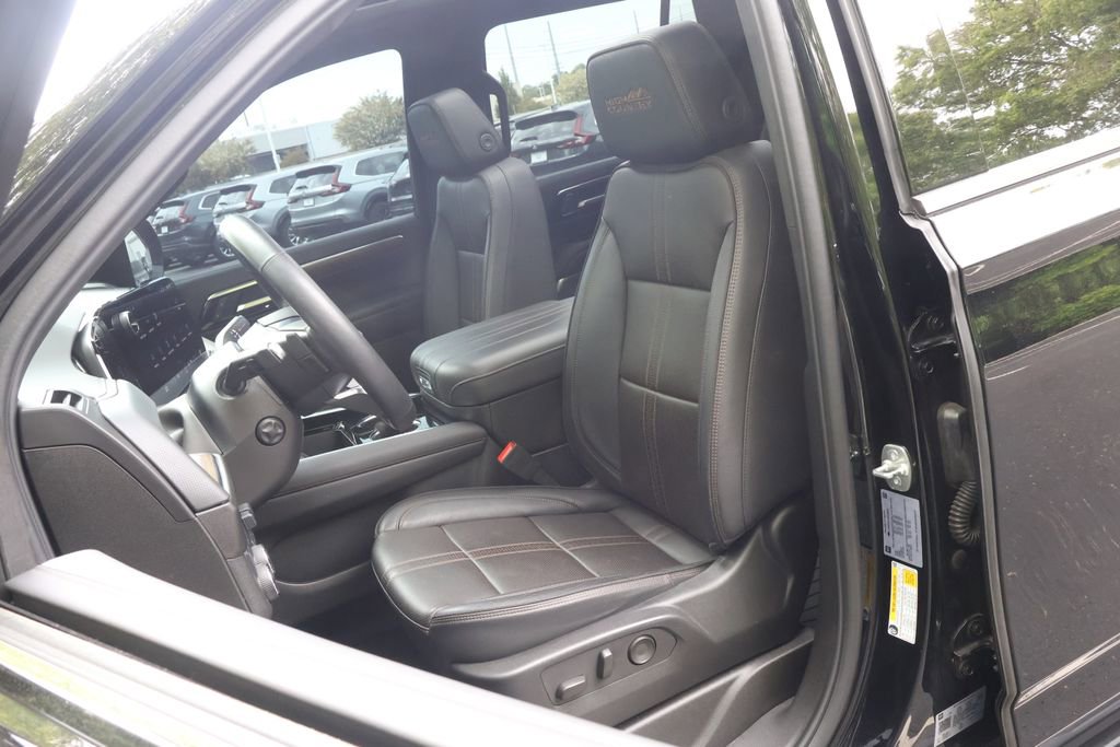 Used 2025 Chevrolet Tahoe High Country w/ Sun And Tow Package AWD/4WD image 34