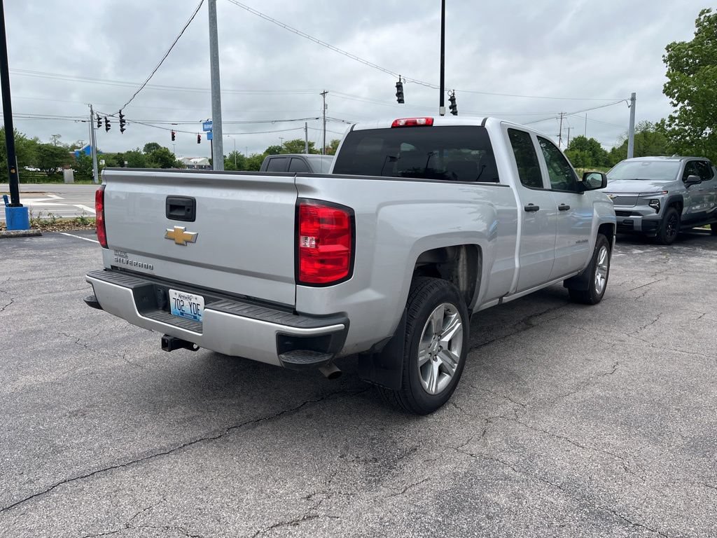 Used 2018 Chevrolet Silverado 1500 Custom w/ Custom Value Package RWD image 3