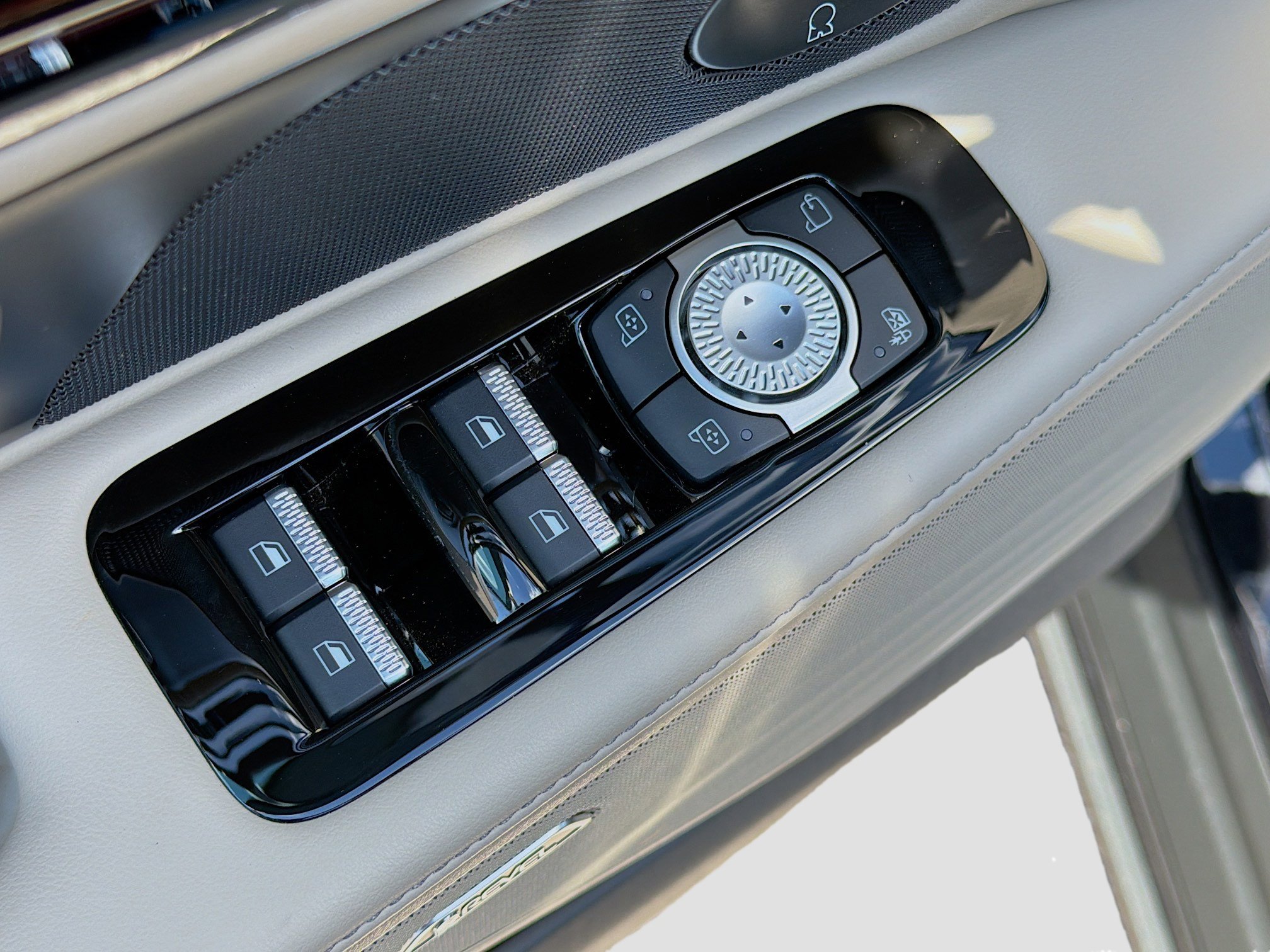 Used 2025 Lincoln Nautilus Premier w/ Equipment Group 102A image 24