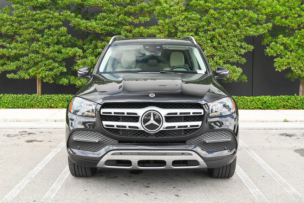 Used 2021 Mercedes-Benz GLS 450 4MATIC image 2