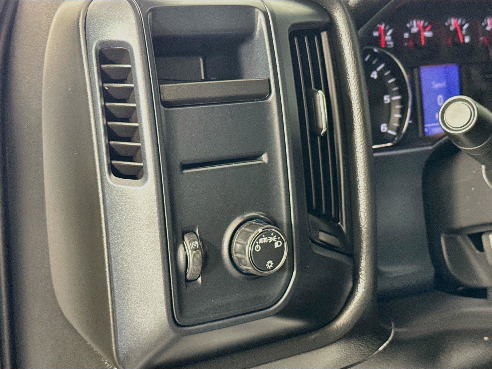 Used 2018 Chevrolet Silverado 1500 Custom w/ Custom Convenience Package RWD image 13