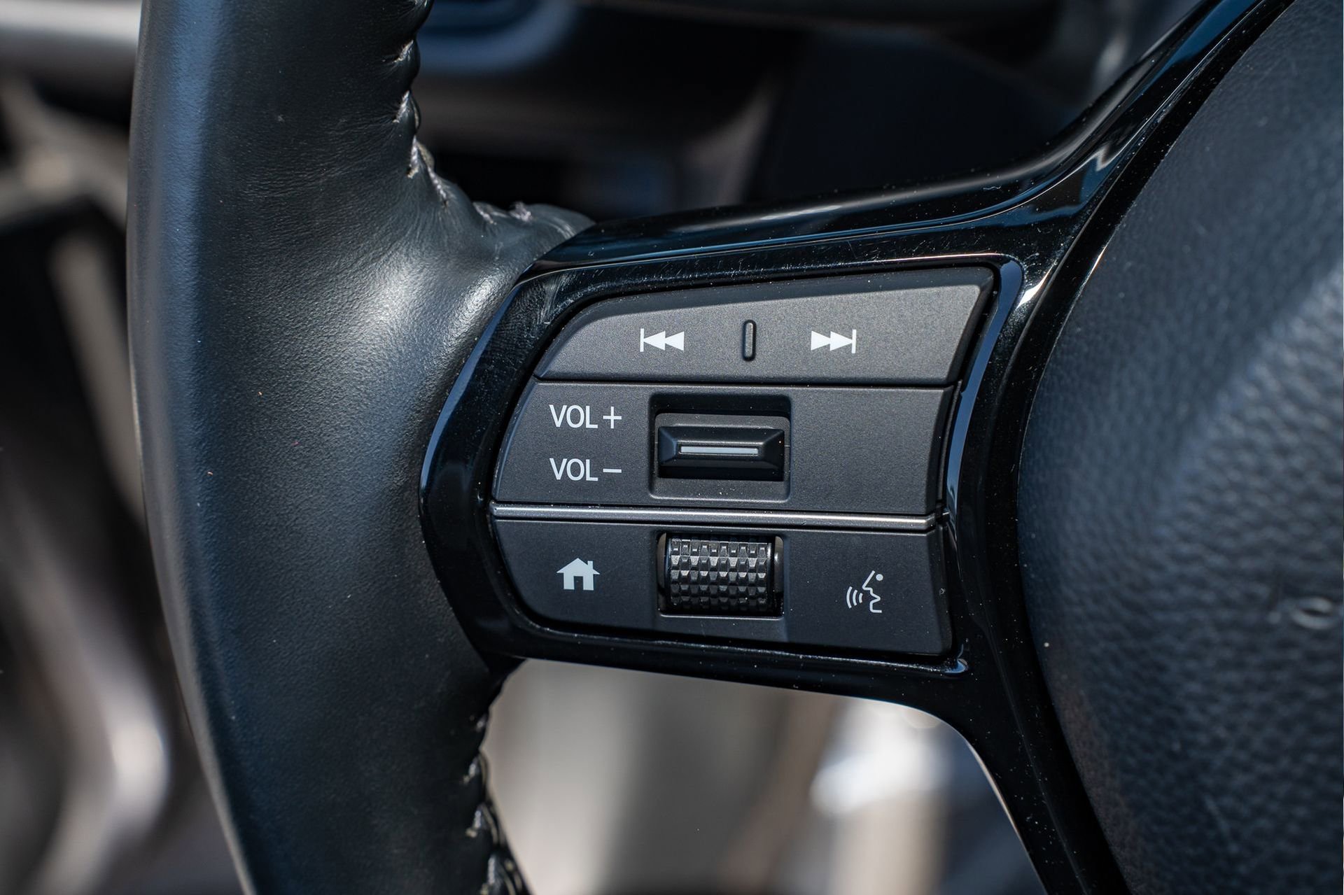 Certified 2023 Honda HR-V EX-L image 30