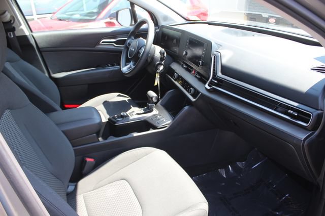 Used 2024 Kia Sportage LX AWD/4WD image 33