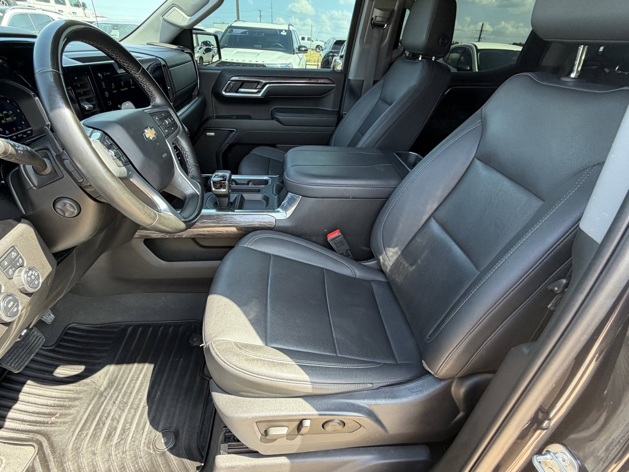 Used 2023 Chevrolet Silverado 1500 LTZ w/ LTZ Convenience Package II RWD image 24
