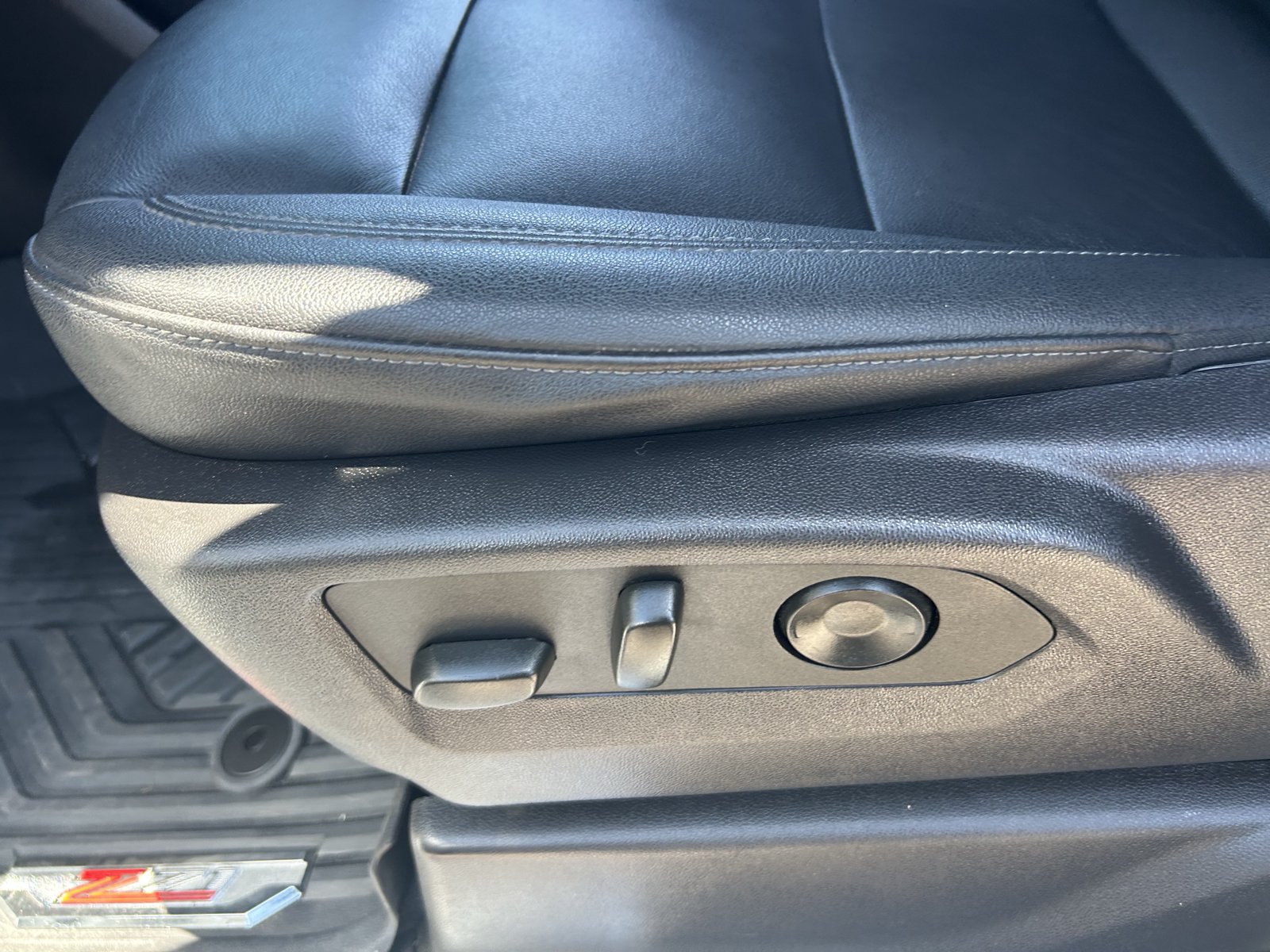 Certified 2024 Chevrolet Silverado 1500 LT Trail Boss w/ Convenience Package II AWD/4WD image 28