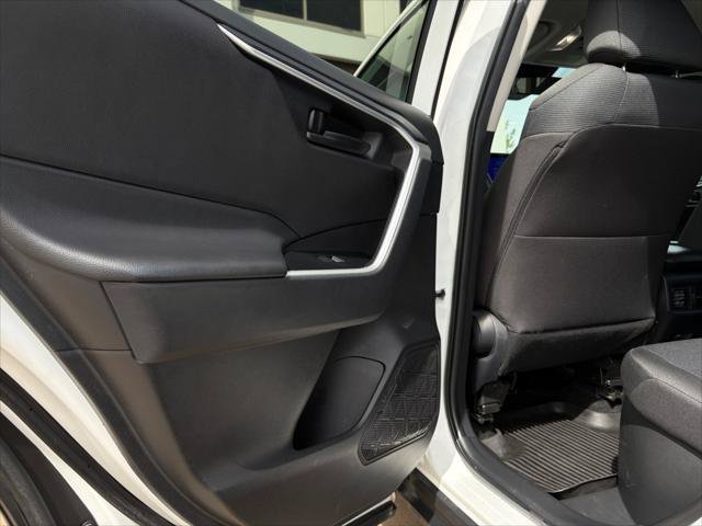 Certified 2024 Toyota RAV4 LE AWD/4WD image 34