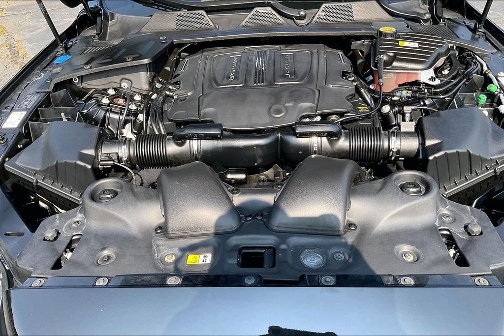Used 2018 Jaguar XJ R-Sport RWD image 30