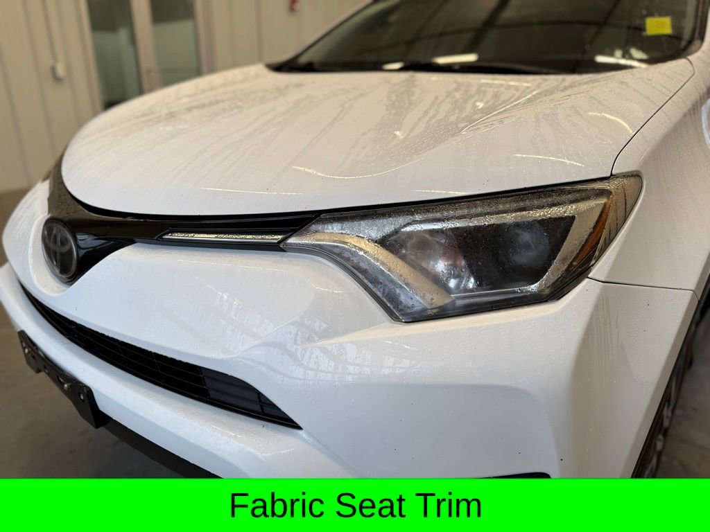 Used 2018 Toyota RAV4 LE image 10