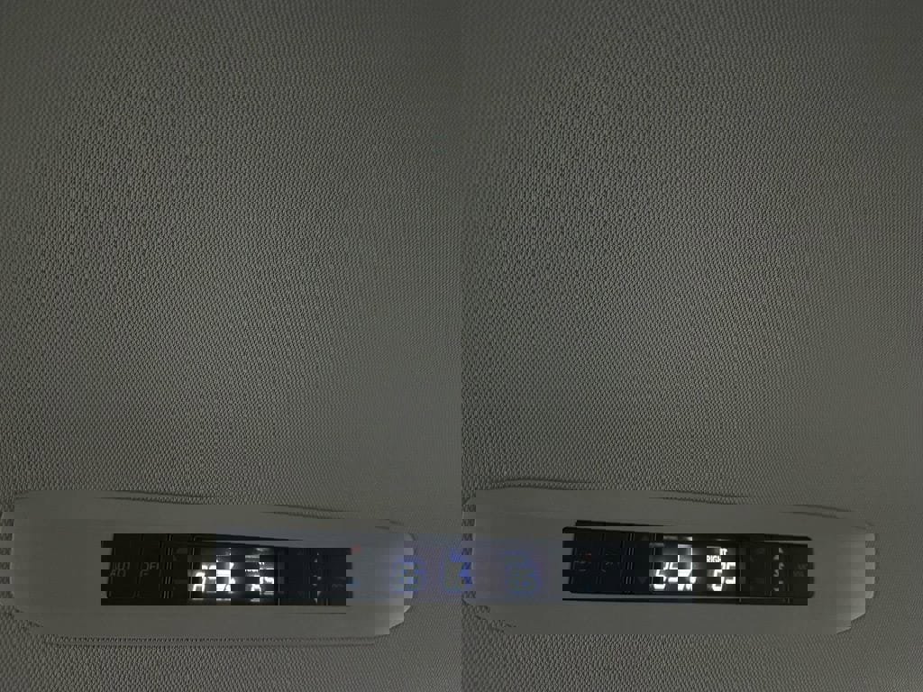 Used 2025 Toyota Sienna XLE image 51