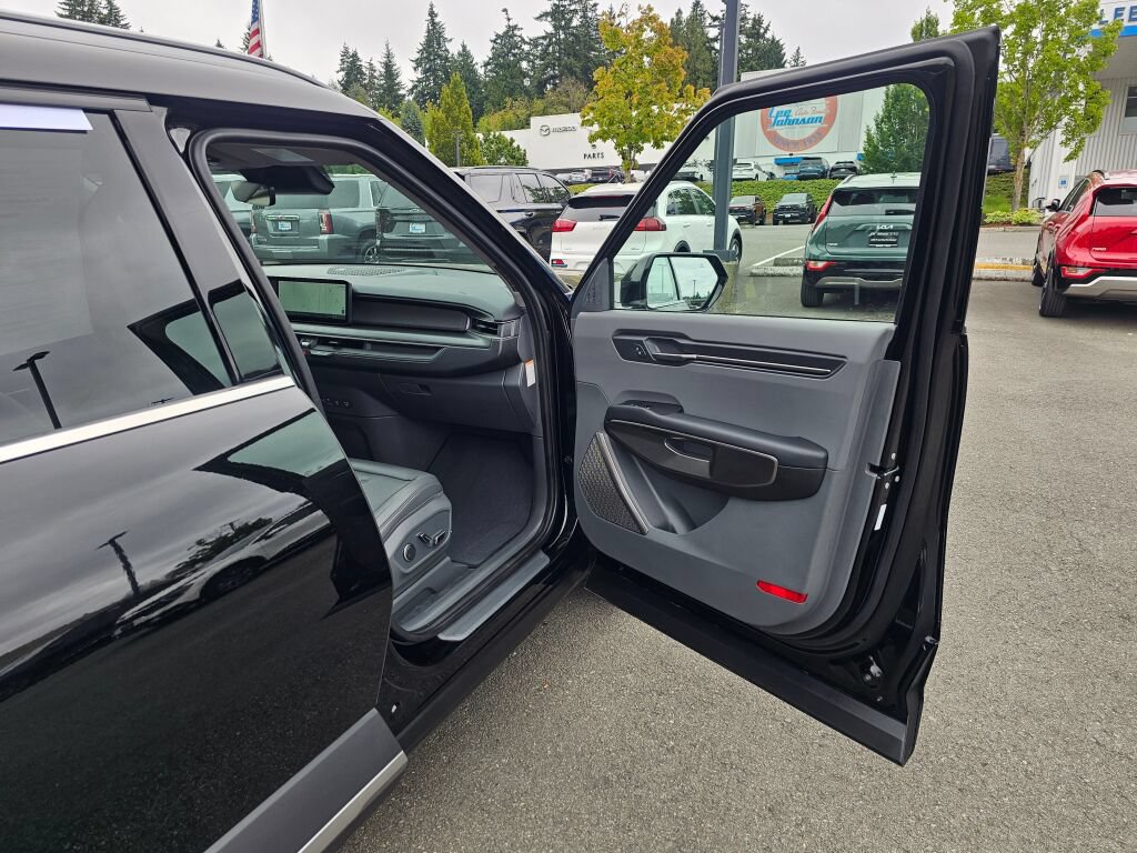 Certified 2024 Kia EV9 Wind AWD/4WD image 31