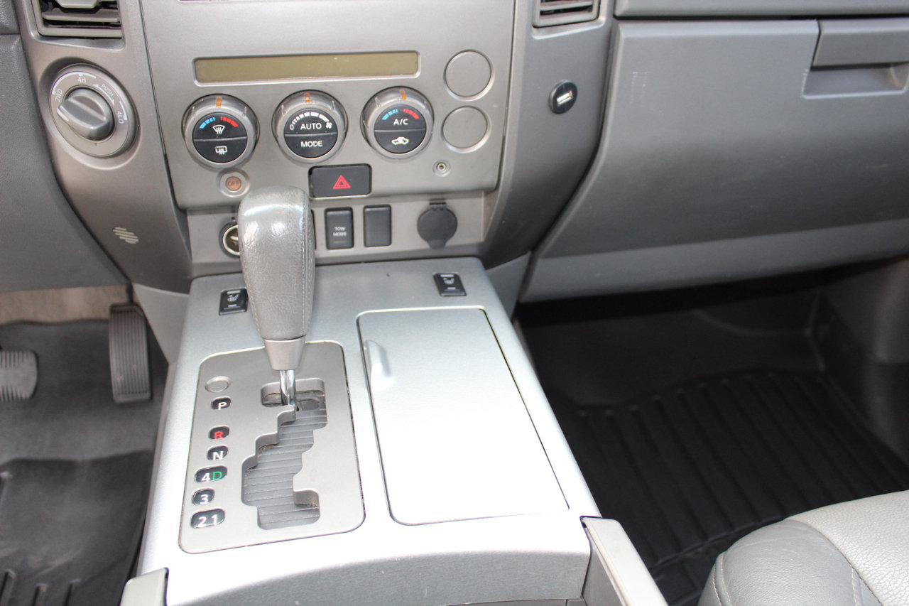 Used 2006 Nissan Titan LE w/ (R02) LE Off-Road Pkg image 49