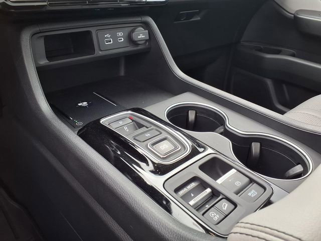 Used 2025 Honda Pilot Elite image 16