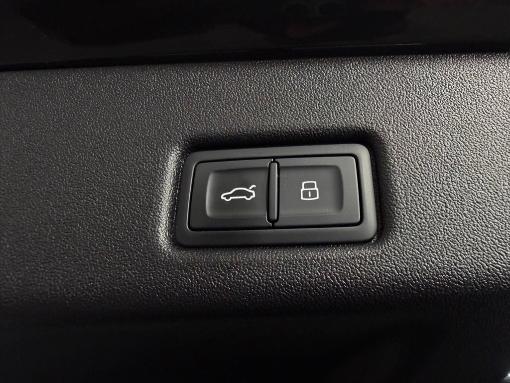 Used 2025 Audi Q5 Premium Plus AWD/4WD image 31