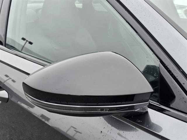 New 2025 Audi S8 image 30