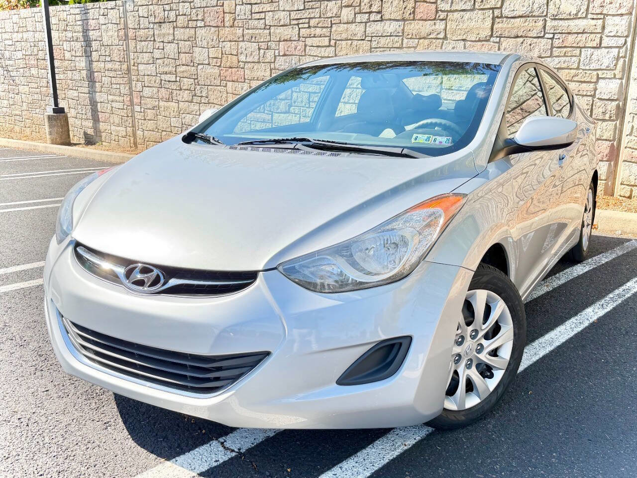 Used 2012 Hyundai Elantra GLS image 17