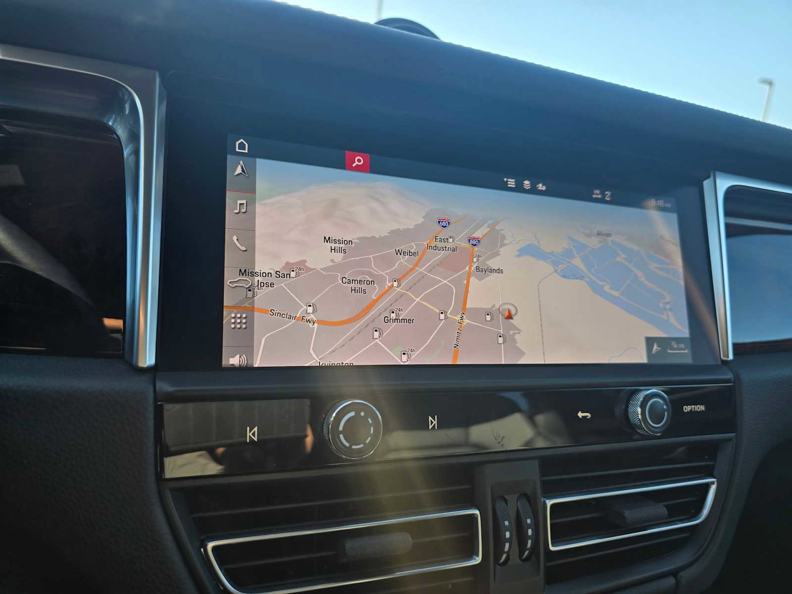 Used 2022 Porsche Macan image 28