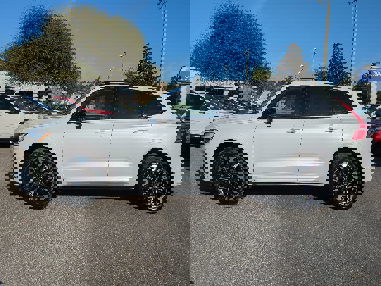 New 2026 Volvo XC60 B5 Plus w/ Protection Package Premier image 7