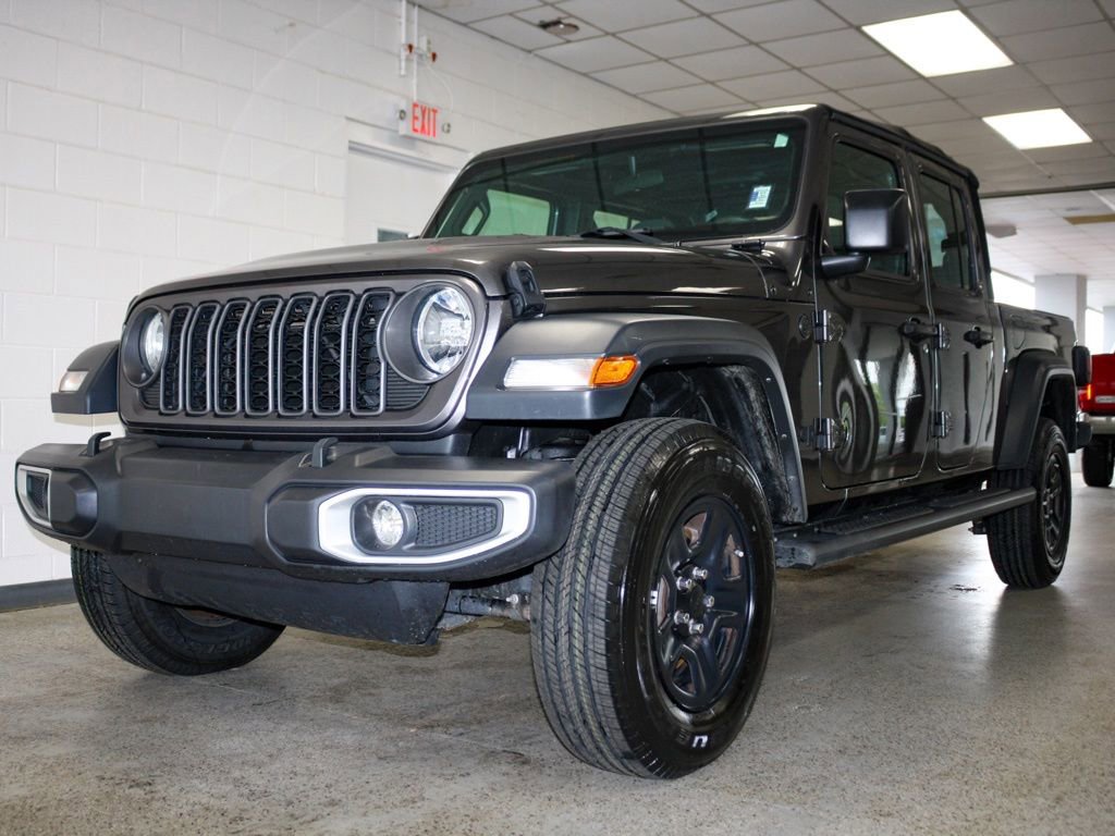 Certified 2024 Jeep Gladiator Sport AWD/4WD image 20