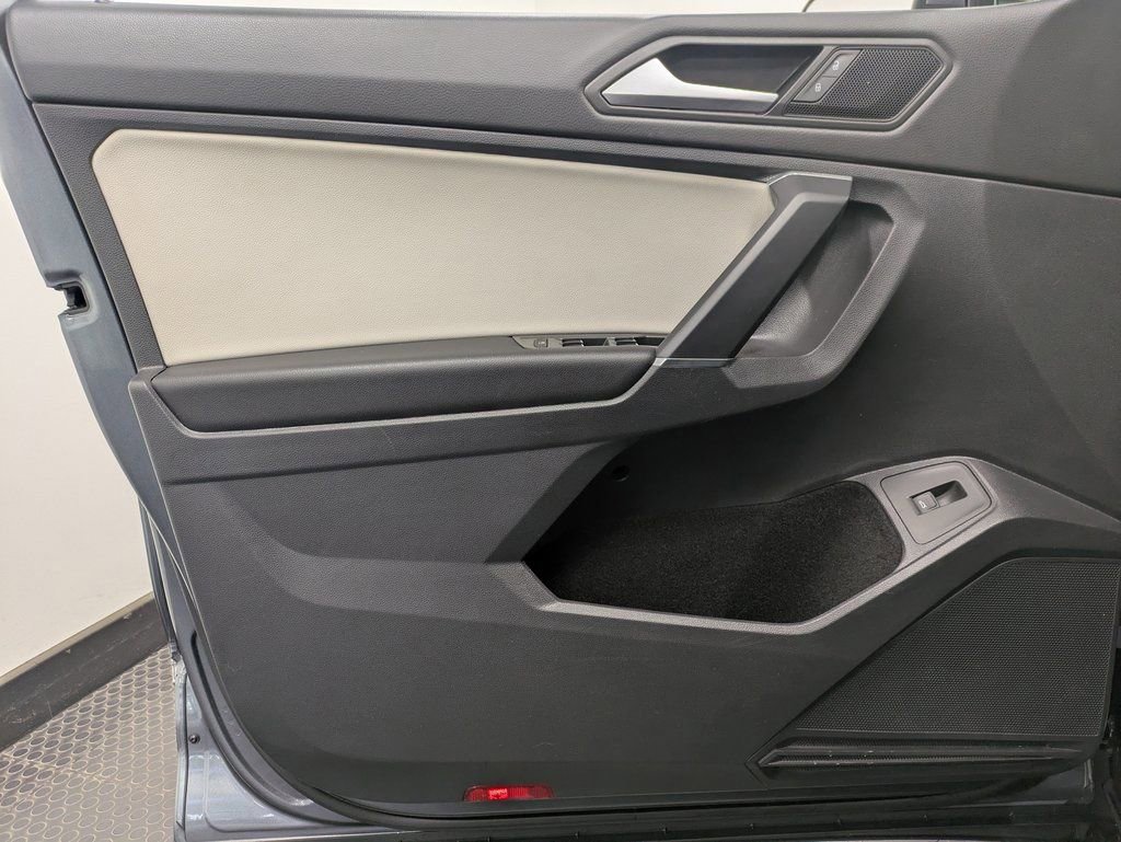 Used 2020 Volkswagen Tiguan SEL image 9