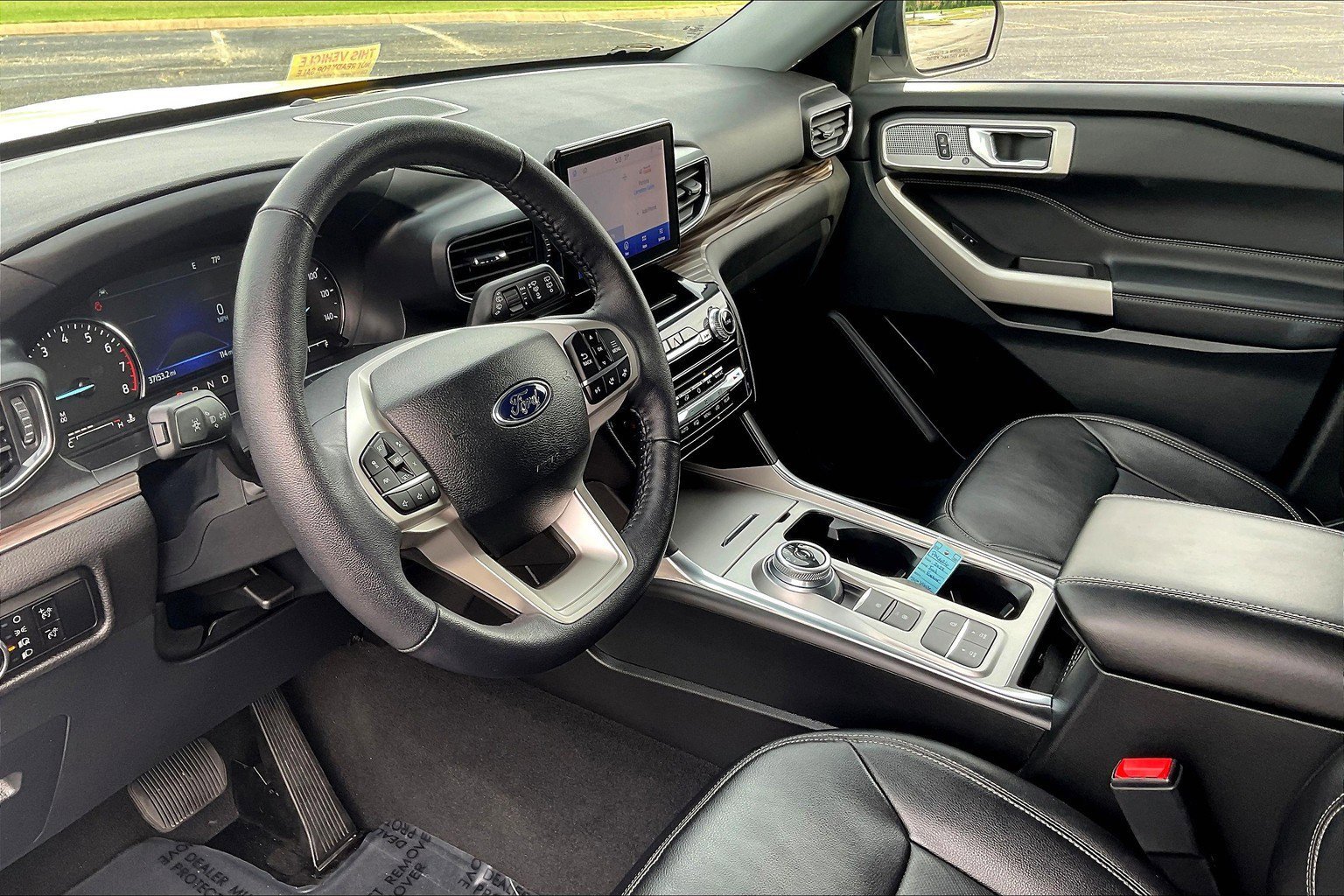 Used 2023 Ford Explorer Limited image 16