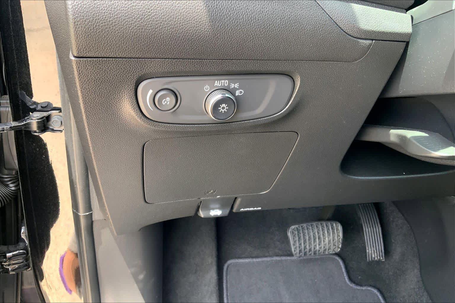 Used 2024 Buick Encore GX Preferred FWD image 32