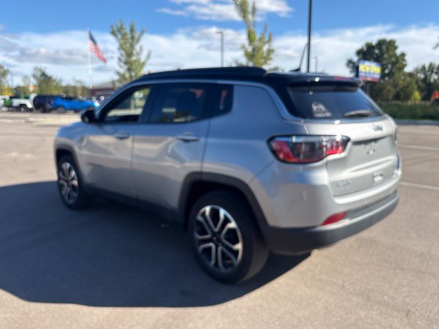 Used 2023 Jeep Compass Limited AWD/4WD image 3