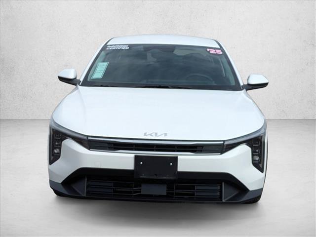 Used 2025 Kia K4 LXS image 2