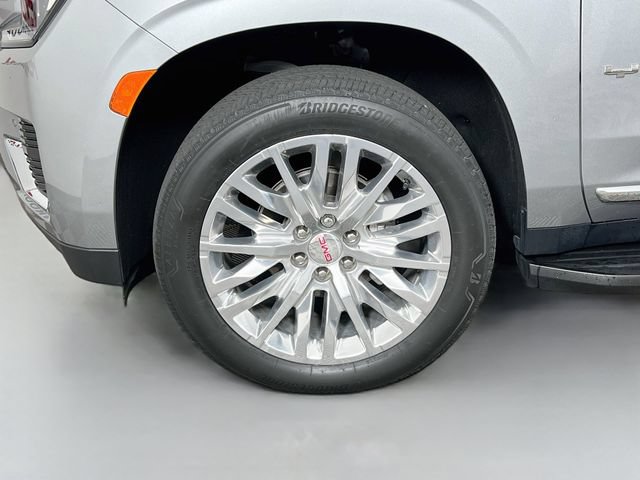 Used 2023 GMC Yukon XL SLT w/ SLT Premium Package AWD/4WD image 14