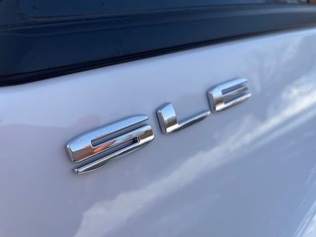 Used 2024 GMC Terrain SLE w/ Driver Convenience Package image 37