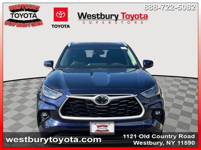 Used 2023 Toyota Highlander XLE AWD/4WD image 3