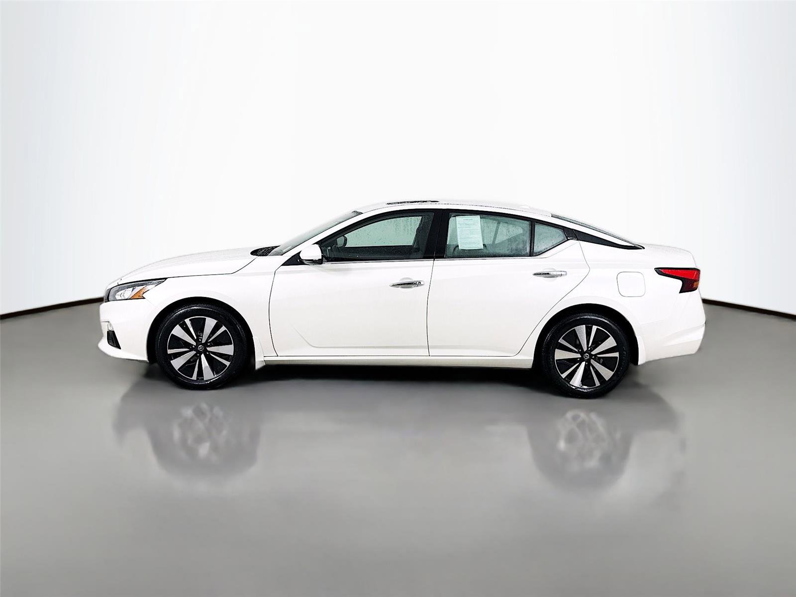 Used 2020 Nissan Altima 2.5 SV image 6