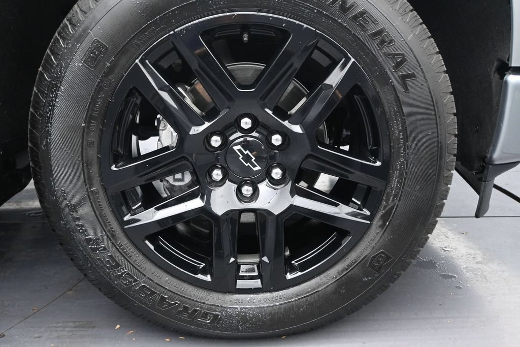 Used 2026 Chevrolet Silverado 1500 Custom RWD image 16