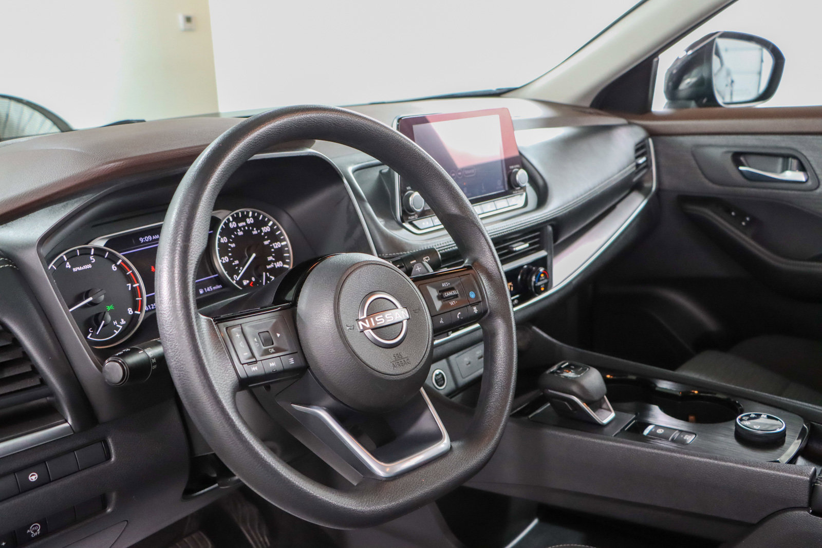 Used 2023 Nissan Rogue SV image 22