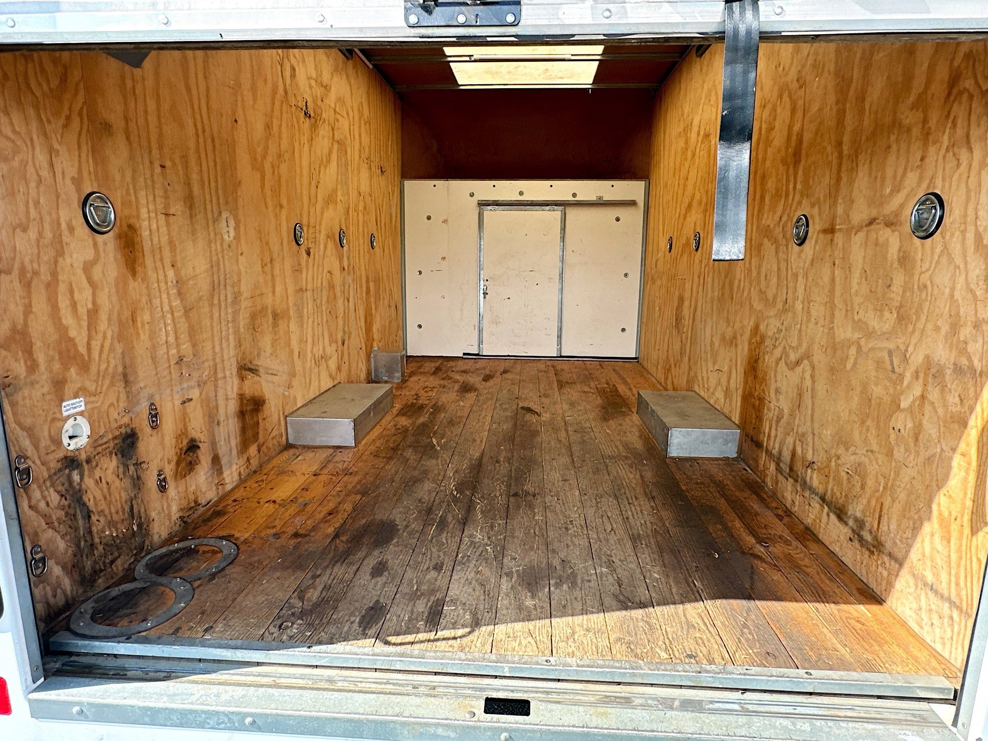 Used 2017 Chevrolet Express 3500 image 23