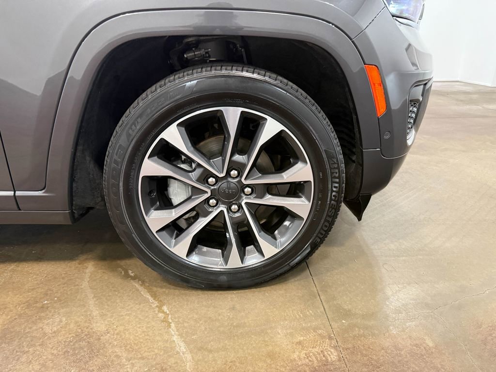 Used 2024 Jeep Grand Cherokee Overland AWD/4WD image 88