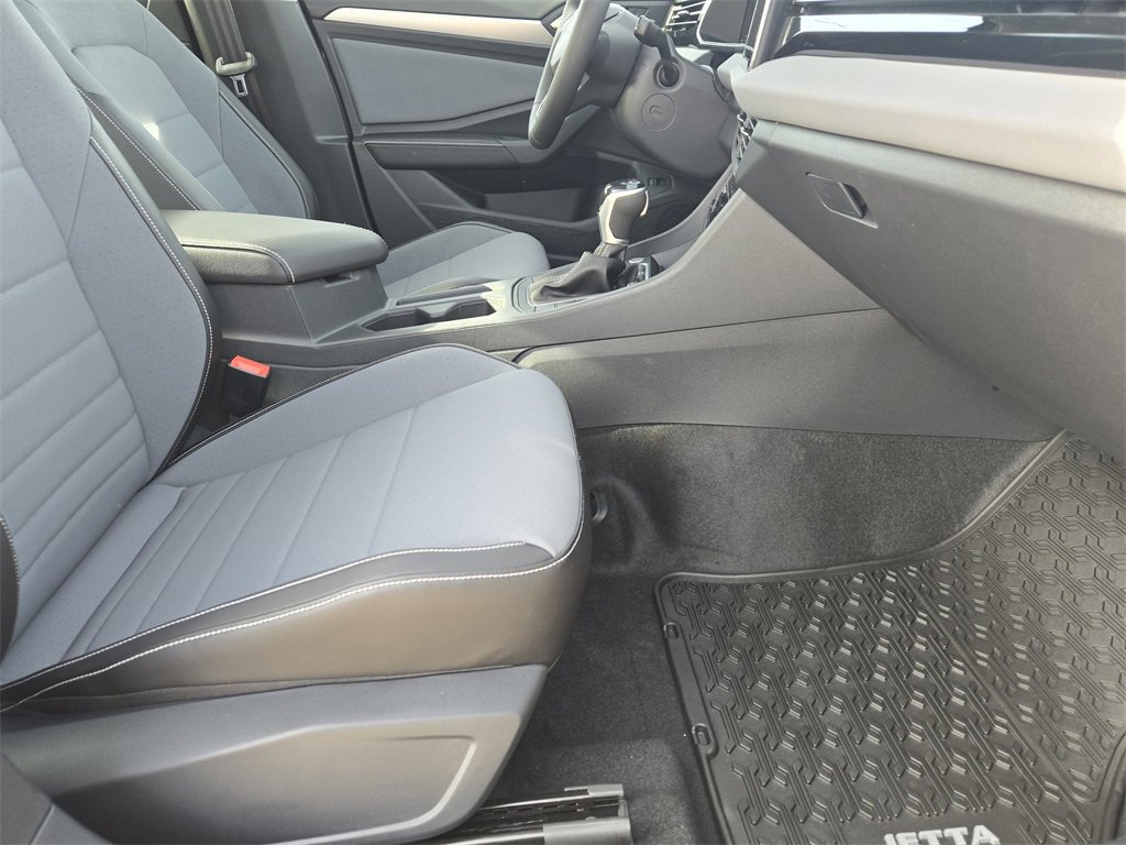 New 2026 Volkswagen Jetta SE image 11