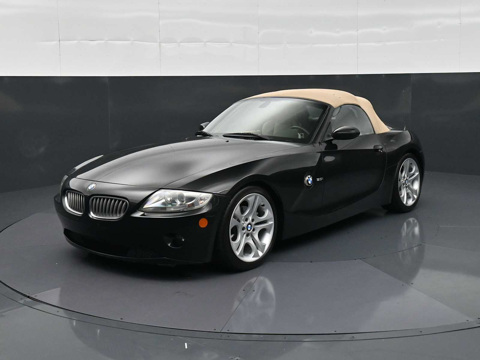 Used 2005 BMW Z4 3.0i RWD image 1