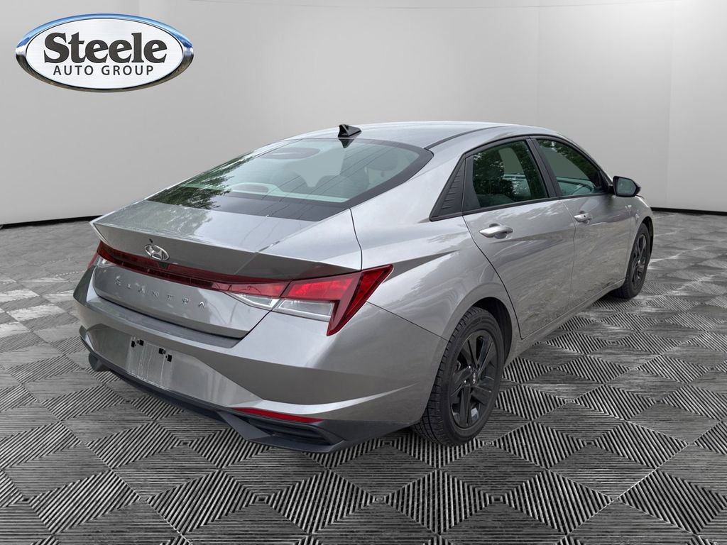 Certified 2023 Hyundai Elantra SEL FWD image 5