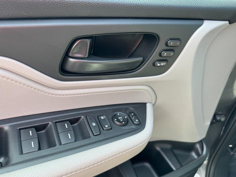 Used 2019 Honda Odyssey EX-L image 17