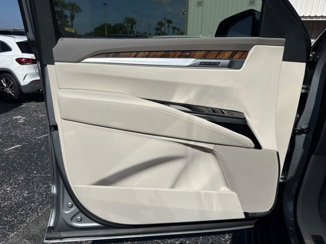 Certified 2026 Cadillac Escalade Platinum Luxury AWD/4WD image 19