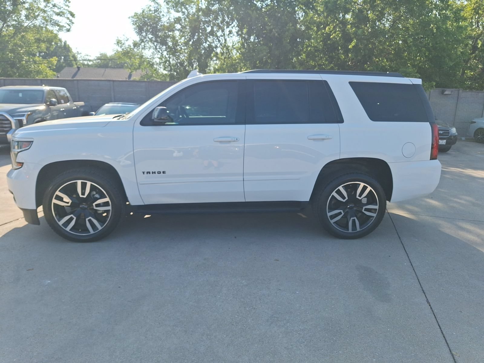 Used 2018 Chevrolet Tahoe Premier w/ RST 6.2L Performance Edition RWD image 3