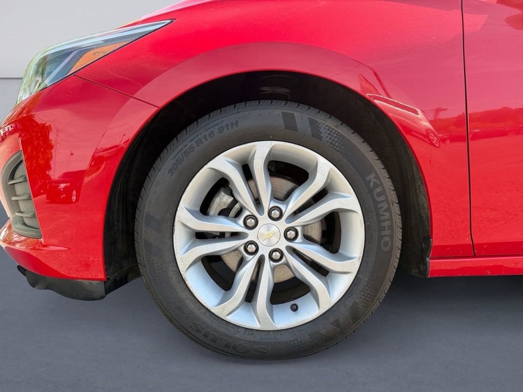 Used 2019 Chevrolet Cruze LT w/ LT Fleet Convenience Package FWD image 9