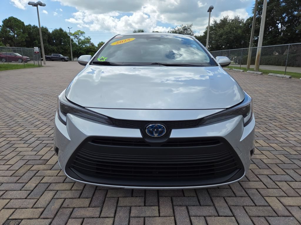 Certified 2025 Toyota Corolla LE FWD image 2