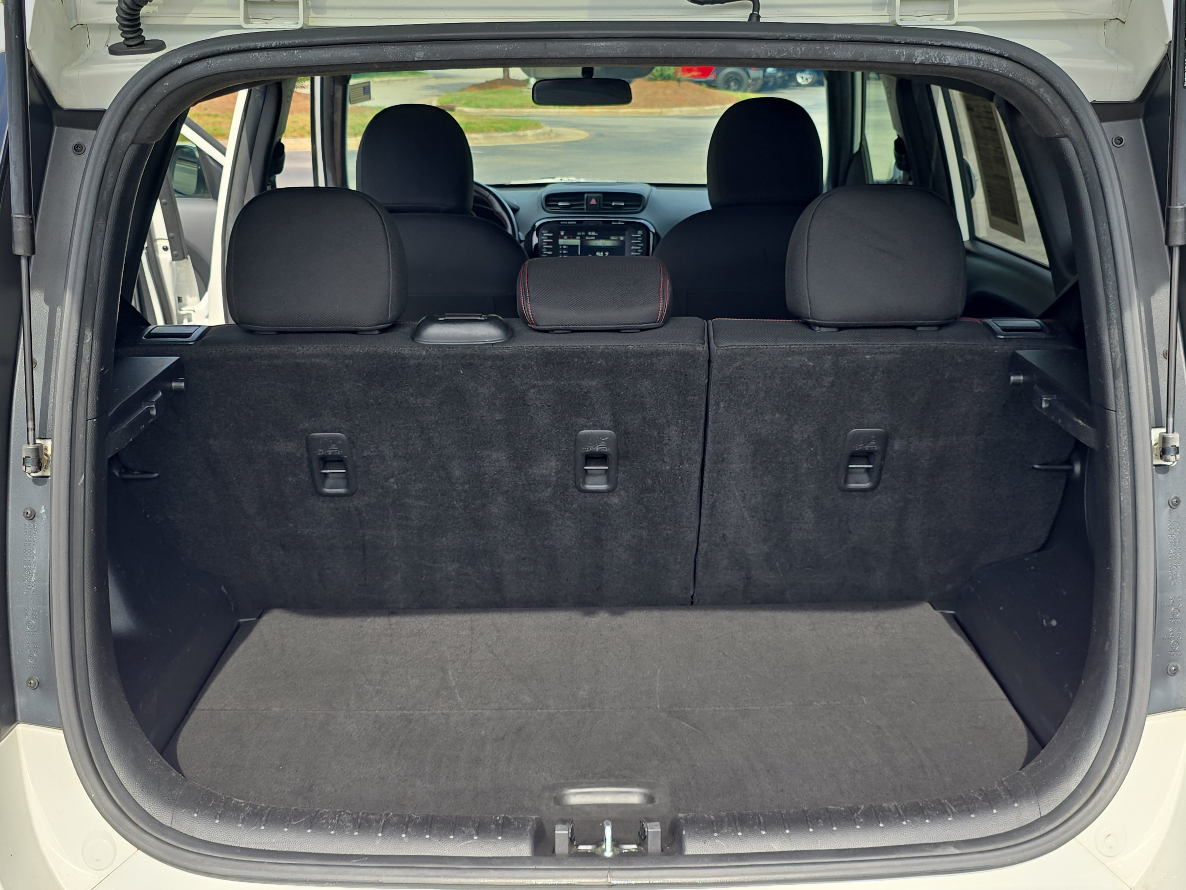 Used 2014 Kia Soul + FWD image 12
