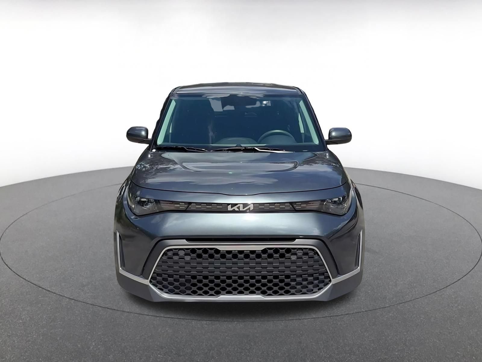 Used 2025 Kia Soul LX w/ LX Technology Package FWD image 4