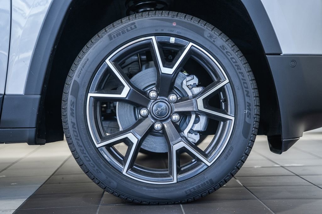 New 2026 Jeep Cherokee Overland image 18