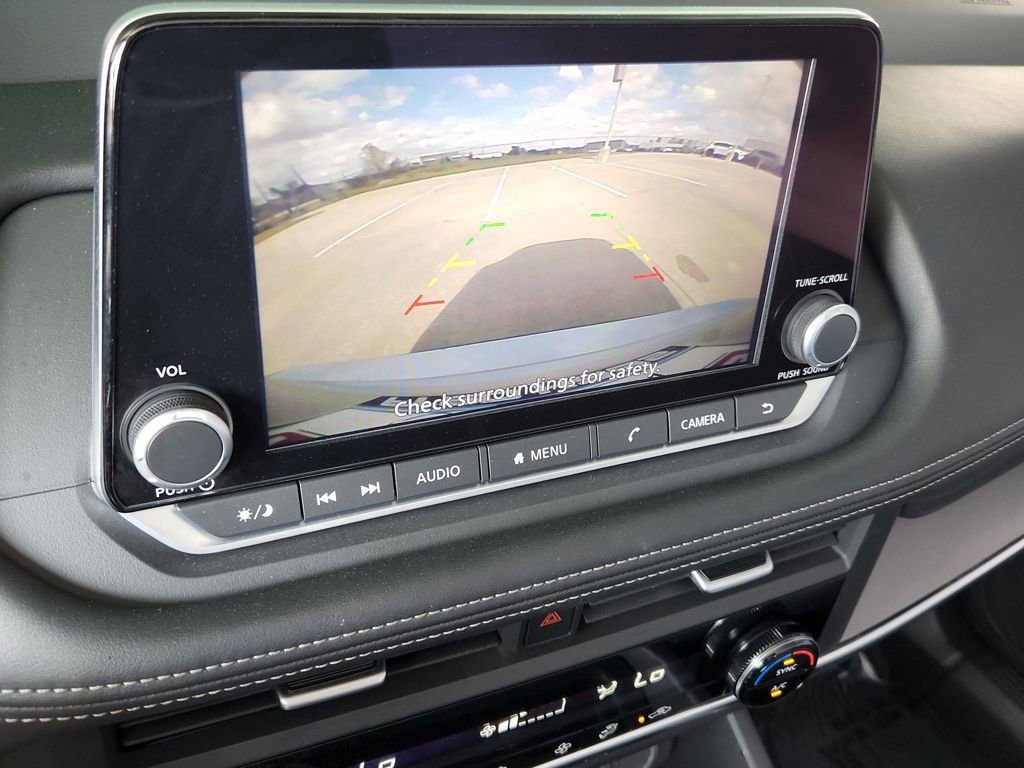 Used 2025 Nissan Rogue SV AWD/4WD image 18