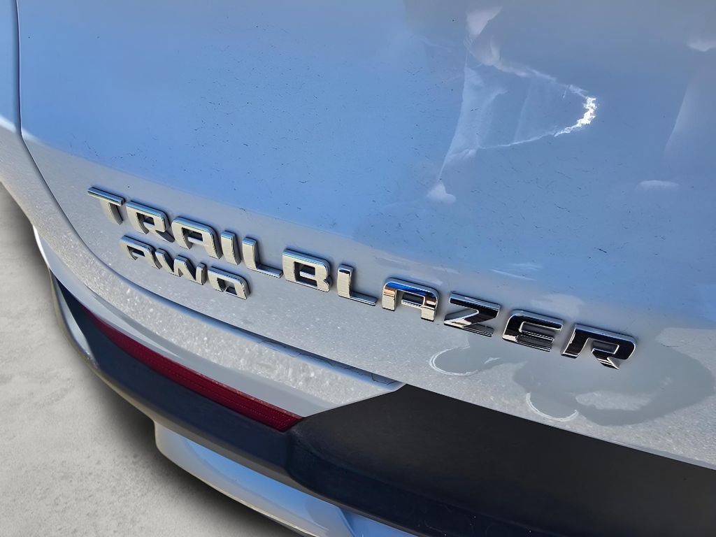 Used 2025 Chevrolet TrailBlazer LT AWD/4WD image 28